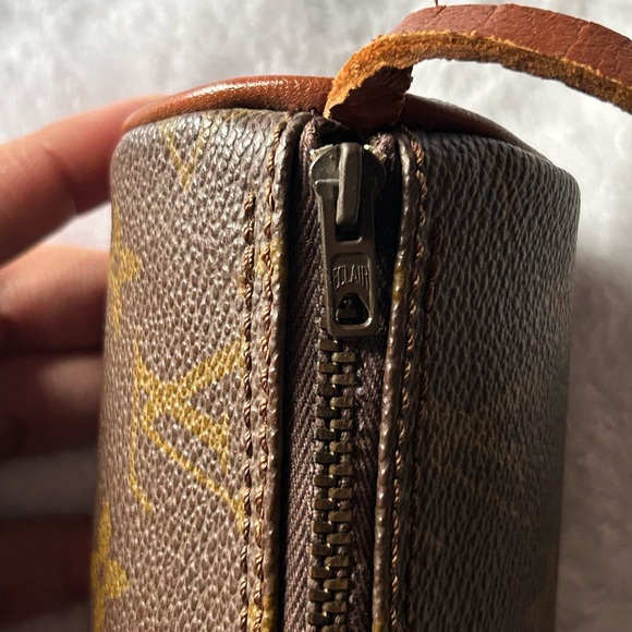 Louis Vuitton Vintage Authentic Monogram Mini Papillon Pochette - Picture 7 of 15